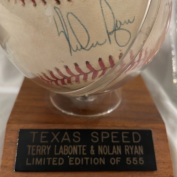 Nolan Ryan authenticated sign baseball 2 vintage, baseball cards… - Picture 7 of 8